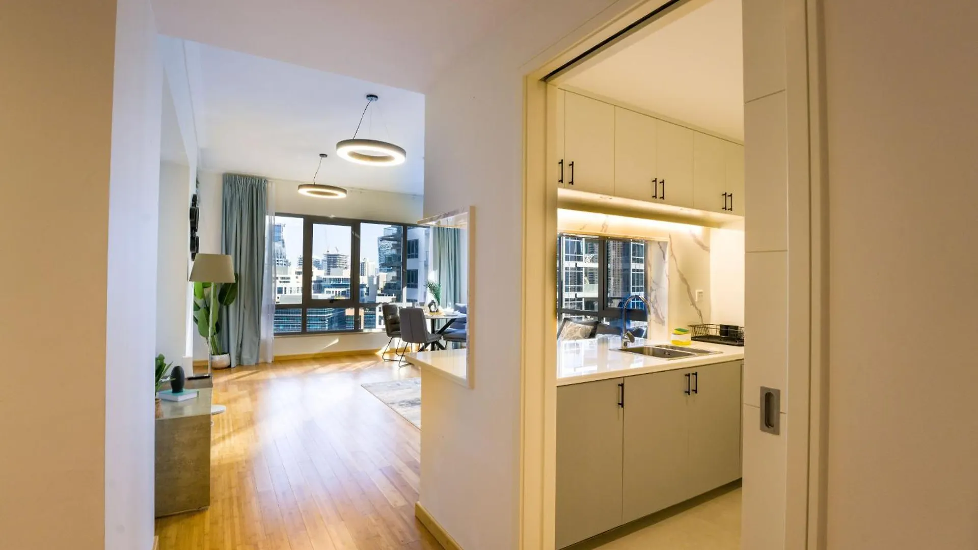 Easygo- Amazing 1Bdr With View South Ridge- Downtown Apartment Dubai 0*,  United Arab Emirates